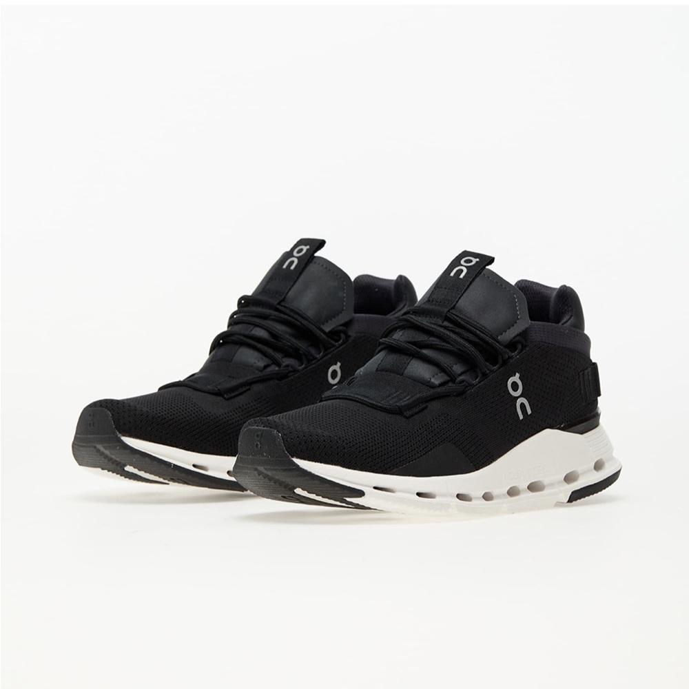 Women’s On Cloud Running CloudNova Size 7